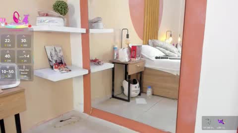 N i c o l e  online show from November 10, 10:01 pm