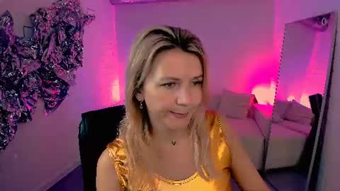 nicolehits online show from June 22, 2:02 pm