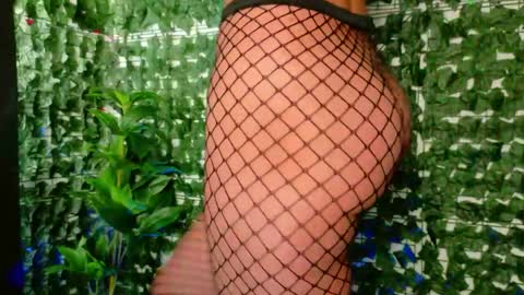 nicoleirisxxx online show from April 24, 5:20 am