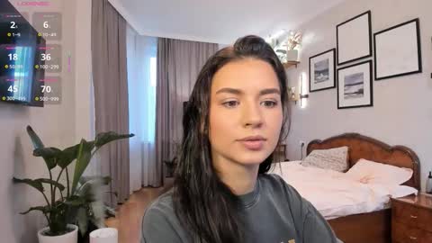 Snapshot of nicoleluuv chatting on October 15, 1:12 pm Dua Lipa online show from October 15, 1:12 pm