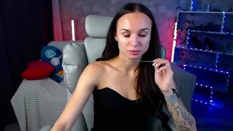 Nicole online show from August 3, 3:40 pm