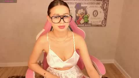 NicoleRossss online show from July 17, 1:29 am