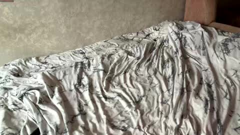 Lily online show from April 22, 3:19 pm