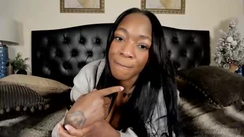 Nicole online show from December 14, 2:07 am