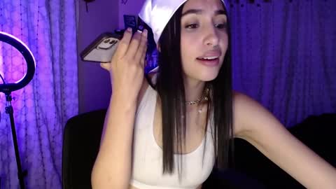 Nicole online show from November 12, 10:45 pm