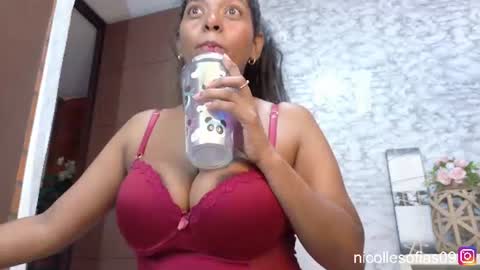 nicolle4 online show from July 6, 6:10 pm