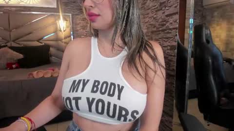 Nicolle online show from July 12, 6:44 pm