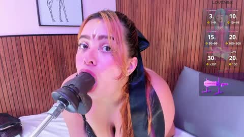 Nicolle online show from April 23, 9:16 pm