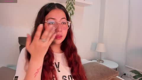 nicolle_evanss_ online show from April 25, 4:14 am
