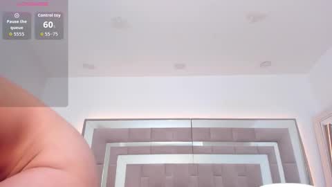 Nicolle online show from December 2, 12:47 pm