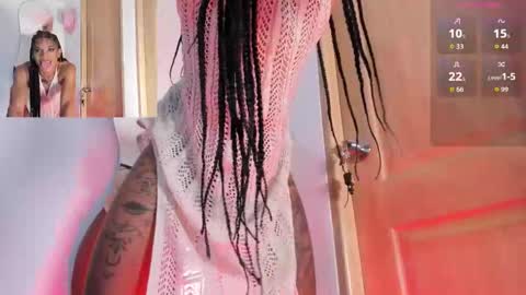   facebook nicolle delgado online show from October 6, 11:00 pm