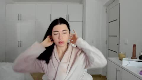 Nicolle online show from January 7, 5:34 am