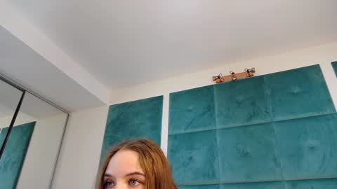 Nicolle online show from February 7, 11:03 pm