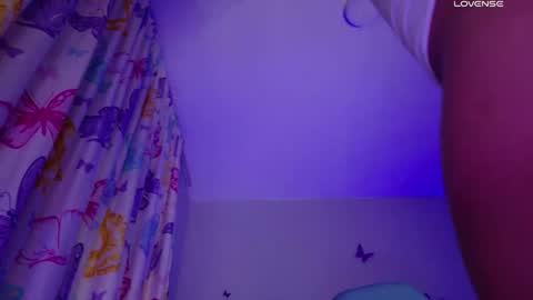 Nicolle Miley online show from April 27, 7:28 am