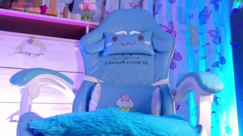Nicolle Miley online show from July 26, 6:44 am