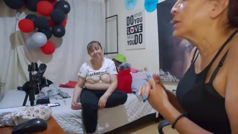 nicoltatiana_ online show from May 12, 12:08 am