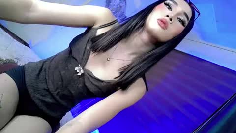night_crystal1111 online show from June 27, 2:34 pm