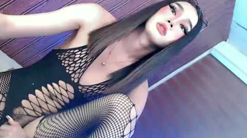 night_crystal1111 online show from June 17, 4:45 pm