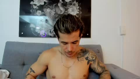 Niick online show from May 21, 2:51 am