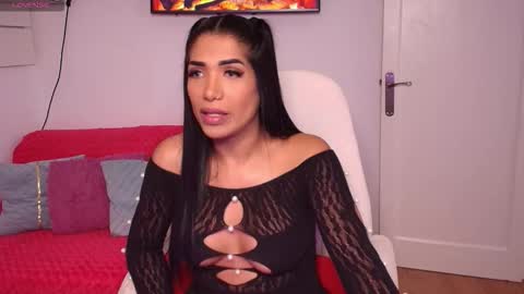 Nicolle Bustamante online show from January 12, 11:39 am