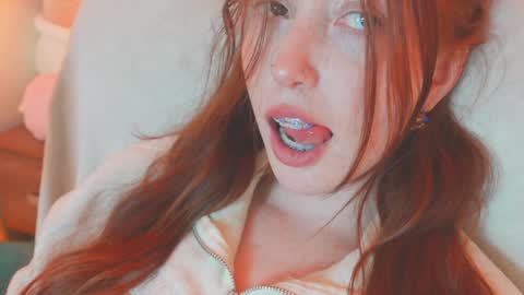 of Nylasweet online show from November 7, 8:11 pm