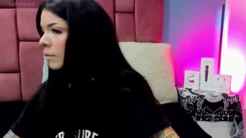 Snapshot of niinaink chatting on February 20, 11:31 am NINAINK online show from February 20, 11:31 am