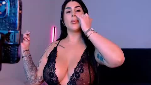 Niinarosee online show from June 21, 9:21 pm
