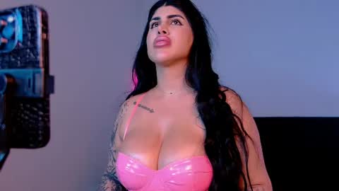 Niinarosee online show from July 10, 5:50 pm