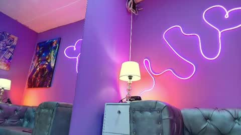 NIKI online show from April 25, 1:13 pm