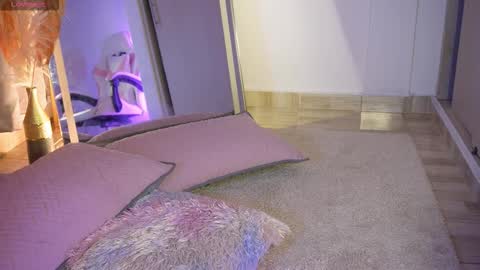 Nikita Luan online show from March 17, 12:15 am