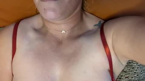 nikki32313 online show from October 6, 12:23 pm