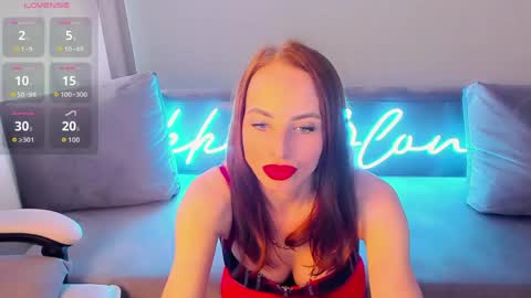 nikki_blondiee online show from April 9, 10:10 am