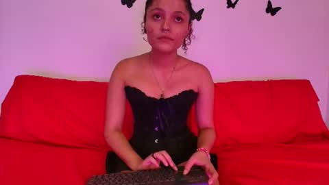 nikki_uwu online show from June 14, 8:00 pm