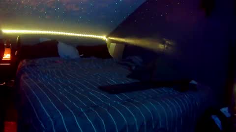 nikkiandtony online show from January 3, 5:50 am