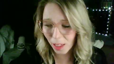 nikkib653466 online show from February 8, 5:11 am