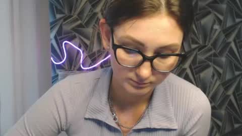 nikkikiss___ online show from June 21, 2:18 am