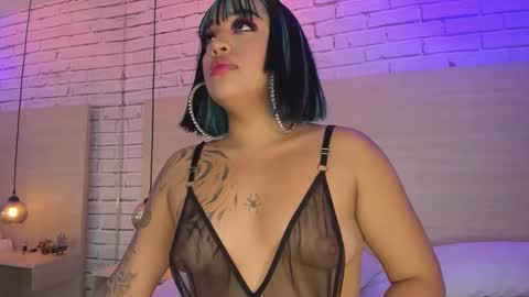Snapshot of nikkydean chatting on October 21, 5:12 am Nikky Dean online show from October 21, 5:12 am