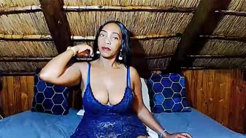 nikkyjigglesx online show from March 12, 11:41 pm