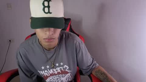 niklaus_wolf online show from April 26, 6:16 pm