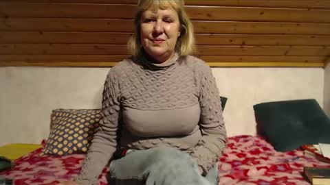 Nikole1 online show from October 28, 4:30 pm