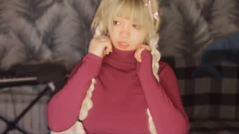 nikoli_naw online show from May 4, 8:37 pm