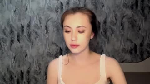 nikonara_ online show from June 10, 7:02 pm