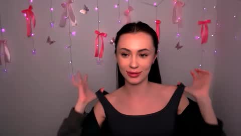 nikonara_ online show from April 29, 2:22 pm