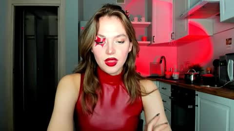 Snapshot of niky_jess chatting on February 25, 8:00 pm Veronica online show from February 25, 8:00 pm