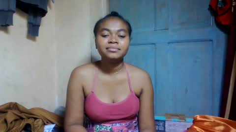 nilah online show from July 28, 7:39 pm