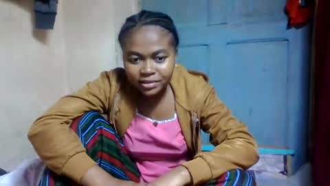 nilah online show from July 17, 3:14 pm