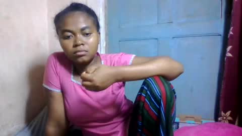 nilah online show from July 6, 3:03 pm