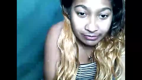 nilaina330940 online show from May 25, 4:57 pm