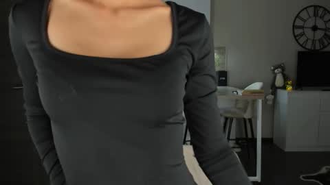 Bella online show from November 3, 10:11 pm