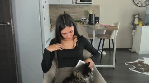 Bella online show from April 24, 12:40 pm